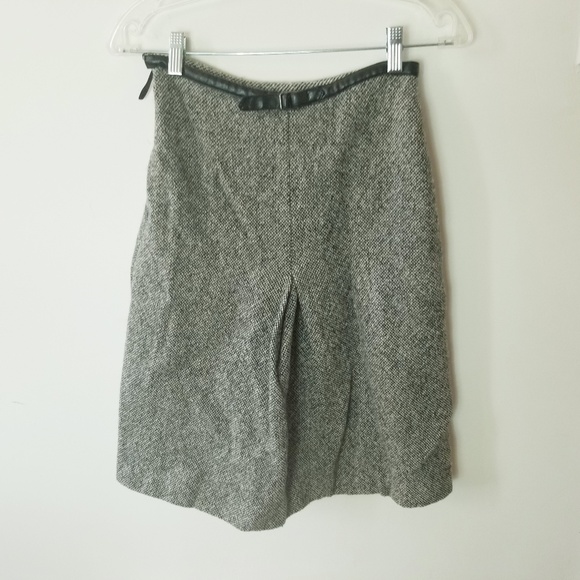 Gen Skirt - Picture 1 of 4